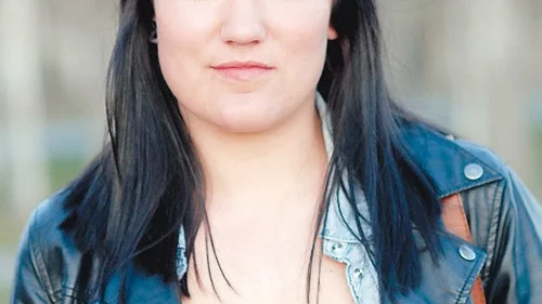 Skyttedrottningen Julia Ingemarsson tror att Hultafred/Lojal kommer att ha en bra chans i division tre.