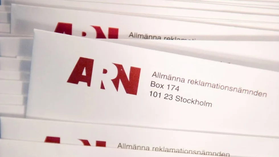 En möbelaffär rekommenderas fixa en Mjölbybos gnisslande fåtölj utan kostnad, enligt Allmänna reklamationsnämnden (ARN).