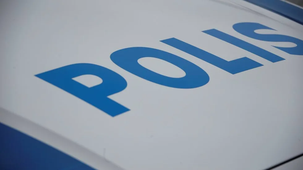 Handskar och kofötter stals vid ett inbrott.