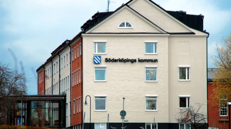 En före detta enhetschef vid hemtjänsten riktar skarp kritik mot kommunen. "Det värsta jag har varit med om", säger hon.