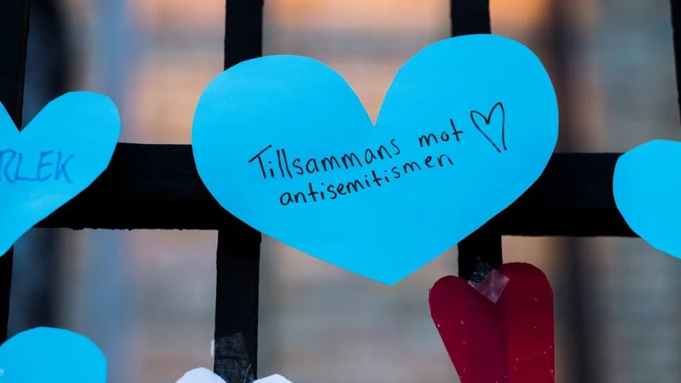 Synagoga. Norrköping högtidlighåller Förintelsens minnesdag den 27/1 med fackeltåg som brukligt. I år är ämnet mer aktuellt än någonsin efter attackerna mot synagogor på andra platser i landet.