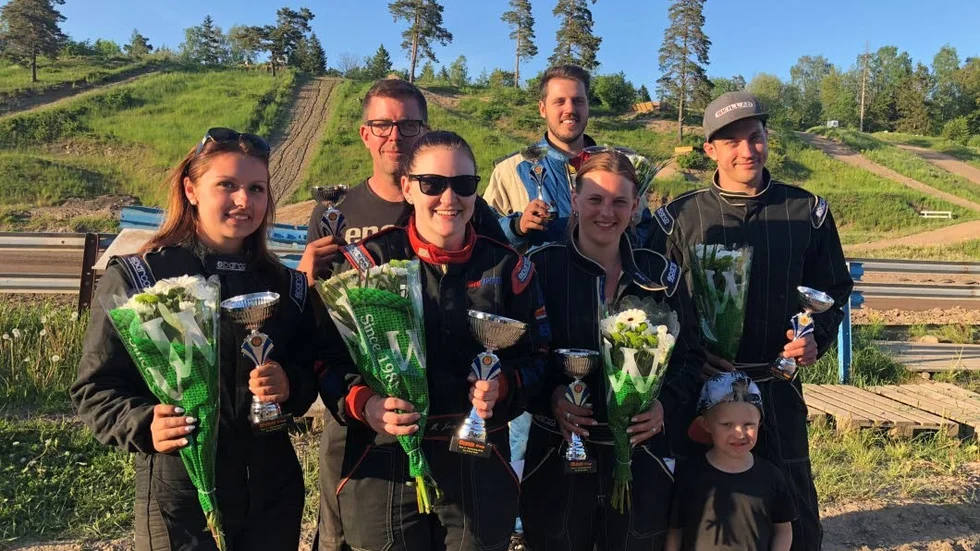 SMK Motalas finalister samlade på bild.