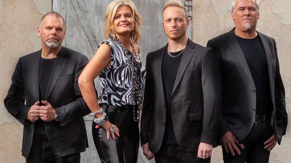 Titanix från Valdemarsvik har nominerats för sitt album "Om du lovar" i klassen "Dansband". Bandet består av Maria Rolf (sång), Stefan Rolf (gitarr, sång), Jerry Rolf (keyboard, sång) och Jonathan Nöjd (trummor, sång).