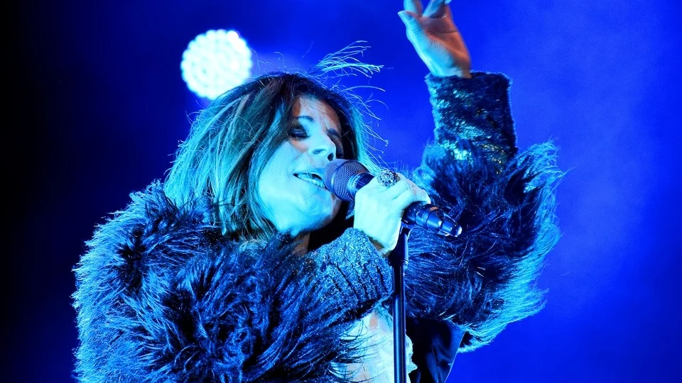 Carola sjöng hit efter hit och spelningen drog över rejält på tiden.