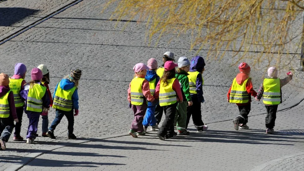 Efter sommaren kan det bli möjligt att barnen få komma tidigare till förskolan.