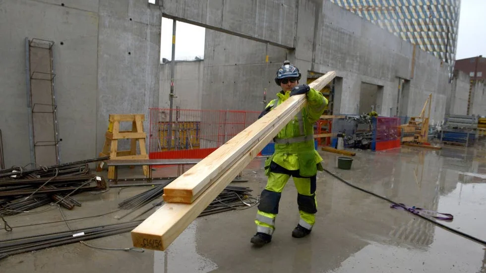 Vinster. Varför ska vinster få göras på byggnader, vägar, kulspetspennor, läromedel, toalettpapper, våtservetter och så gott som allt annat som konsumeras inom kommunal verksamhet, men inte när det gäller själva utförandet av mänskliga aktiviteter?