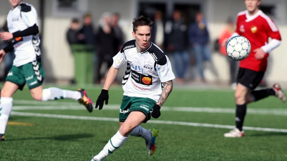 Premiärmålet. I fyran satte Jonas Lindell. VGIF vann premiären mot Rimforsa med 3-0.