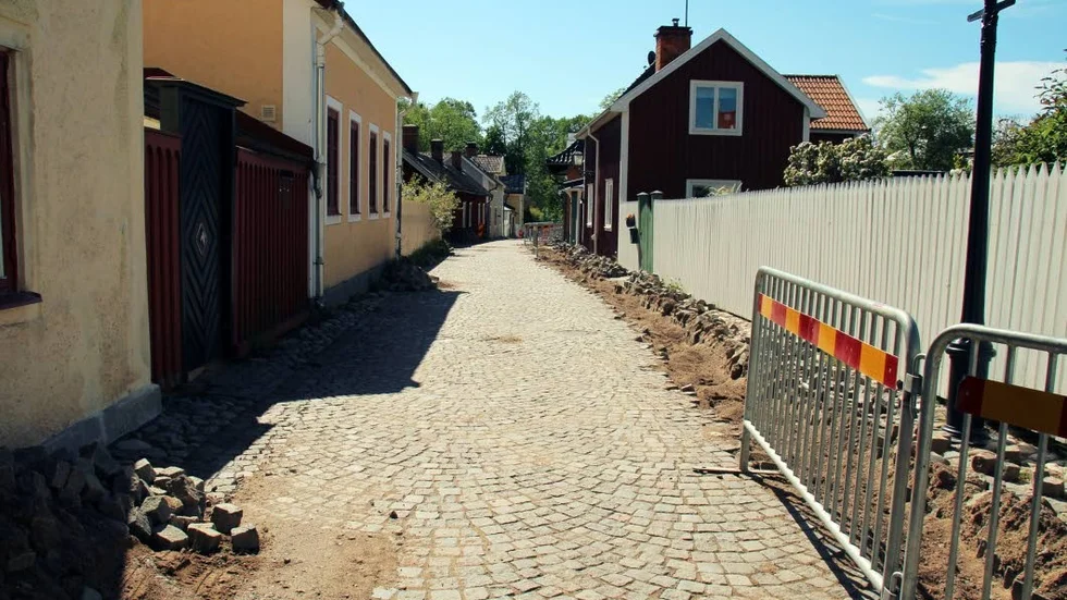 Många Vadstenabor har blivit upprörda över de förstörda gatorna, som orsakat begränsad tillgänglighet.