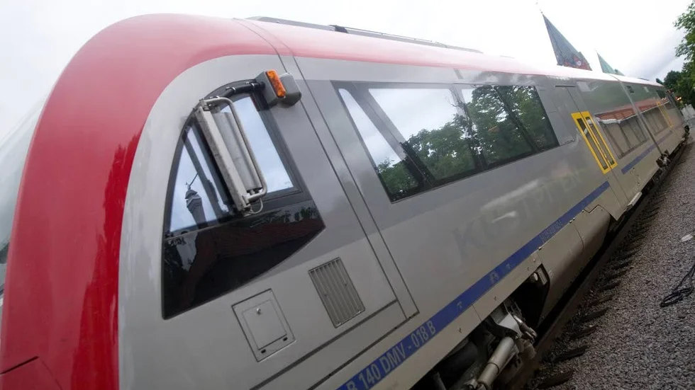 Danmark. Enligt Karl-Johan Bodell ska trafiken fungera till hundra procent när det sista tåget kommer tillbaka från Danmark.