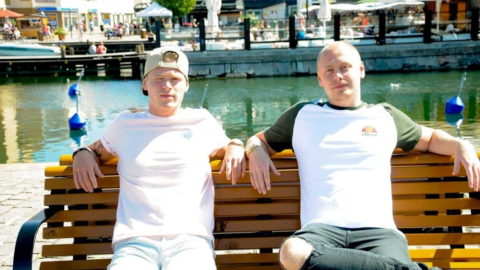 Förväntan. Otto Pettersson och Claes Remmered Persson siktar mot USA, men ser just nu fram emot spelningen på Löga Beach Party.