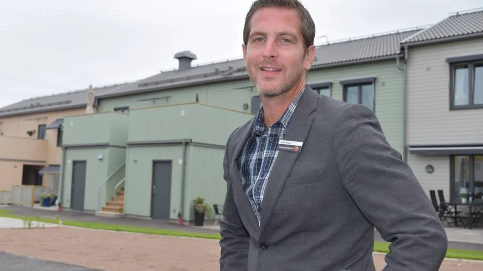 Magnus Boberg, kontorschef Fastighetsbyrån Vimmerby och Hultsfred ser de nyproducerade lägenheterna i Vimmerby som bidragande till prisökningen på bostadsrätter i Vimmerby.