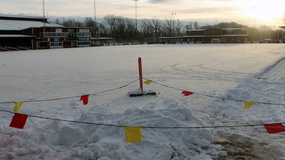 SPELBART. På tisdagskvällen kan IFK Motalas A-lag träna på bandyisen igen. Förberedelserna kan fortsätta.