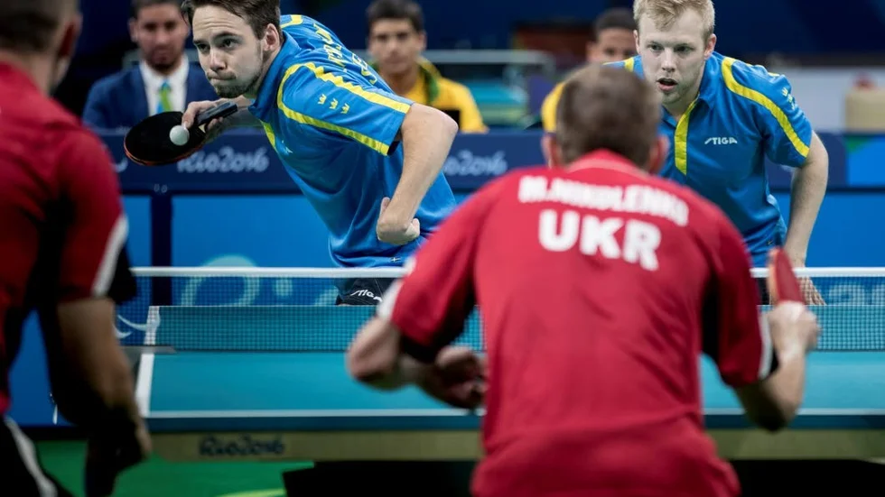 FINAL. De rev den kinesiska muren i Rio. Det slutade med ett silver i lag i Paralympics. Nu är bordtenniskillarna Linus Karlsson och Emil Andersson tillsammans en kandidat till Guldklockan.