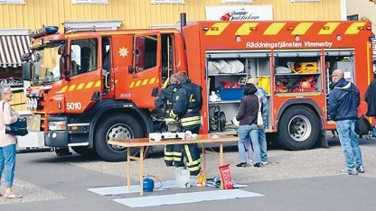 Ett av räddningstjänstens fordon fanns på plats.