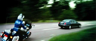 Bil bogserades i 100 km/h