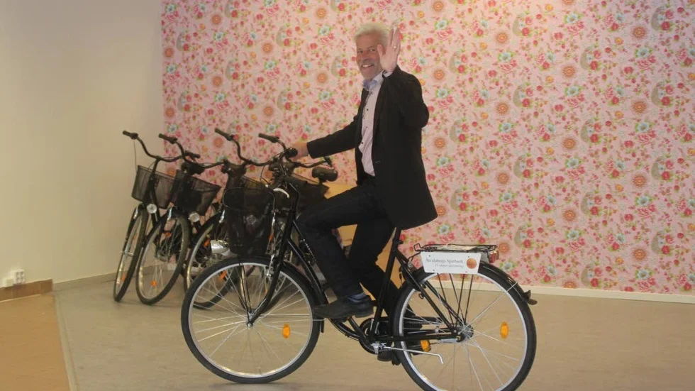 Provtur. Ronny Mårtensson testade  i veckan en av de cyklar som i natt gömts i Åtvidaberg, Grebo, Björsäter och Falerum.