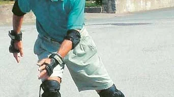 Promenader med frun runt vackra Vimmerby, men fram för allt en mil varannan dag på inlines - nej, det råder ingen tvekan om att pensionerade Ulf Hedqvist lever som han lärde, när han var fritidschef i Vimmerby.