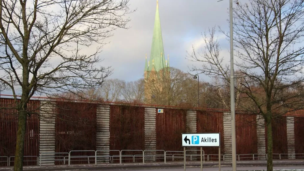 Byggs ut. P-huset Akilles får ytterligare två våningar med parkeringar och ett smalt hotell ut mot Storgatan.