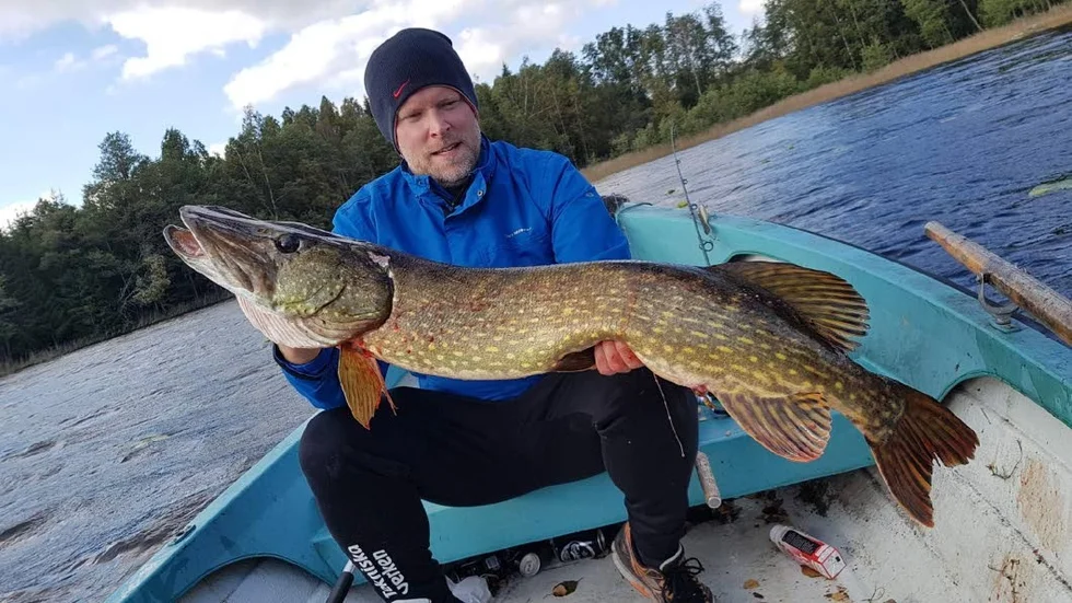 Den 18 maj arrangeras Åtvidabergsgäddan för tredje gången. Rikard Wärdig vet var de stora gäddorna håller till, men avslöjar inte var.