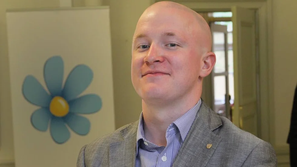 Satsningen på trygghetsväktare är för liten och kom för sent, säger SD:s gruppledare Jonas Andersson vars parti vill öka antalet väktare och ordningsvakter.