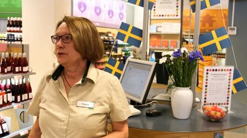 Yvonne Bitton och hennes kollegor har mycket att göra i midsommar Foto: Gustav Skogens Båld