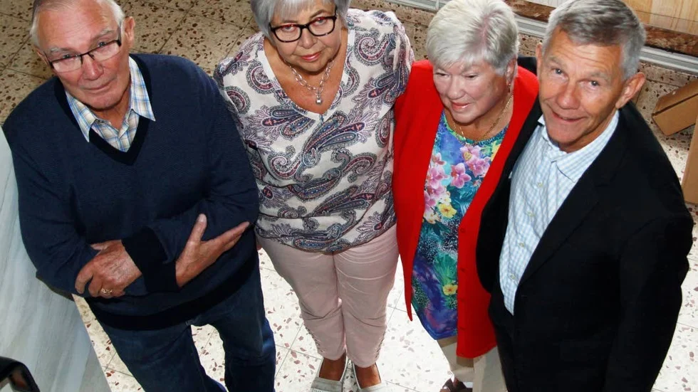 Agera. Åke Erikson, Birgitta Källsand, Sonia Örntorp och Anders Lind kräver politisk handling för att lösa krisen vid Kisa vårdcentral.