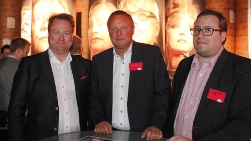 Givetvis fanns försäljningschefen Joachim Andersson, vd Peder Schumacher och V-TABs platschef David Artmark på plats när den stolta invigningen ägde rum.