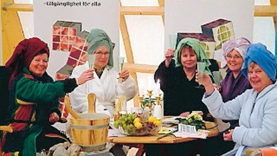 Ett skönt bastubad piggar upp - det skålar vi för.