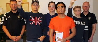 Glädjebeskedet – fyra unga killar kliver in i domarfamiljen: "Vi är jätteglada"