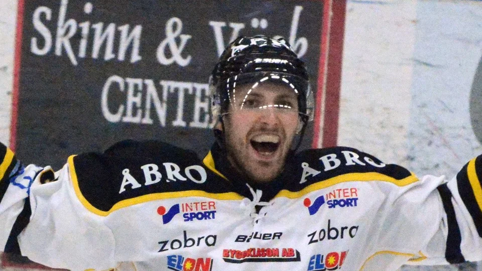 Nyförvärvet från Vimmerby Hockey, Simon Dahl, gjorde tre mål för Virserum under helgens två träningsmatcher.