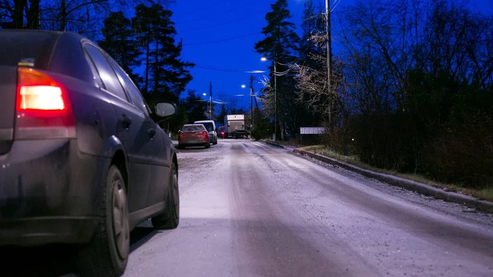 Det är fel att politikerna planerar för minskad bilism, menar insändaren.