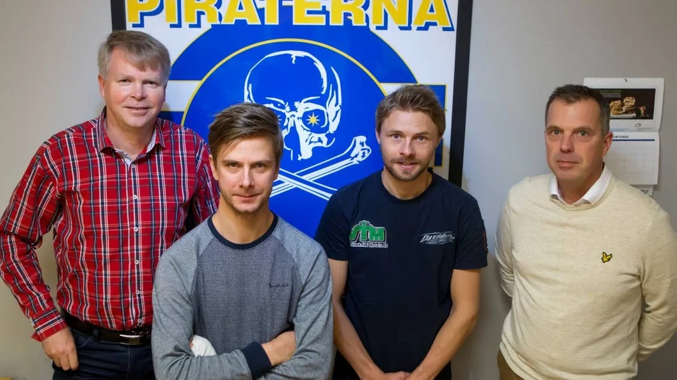 Lagbygge. Jerry Bengtsson och Fredrik Staaf hade ett krav för att ta sig an jobbet att leda Piraterna 2018. Det att Daniel och Jonas Davidsson ingick i laget.