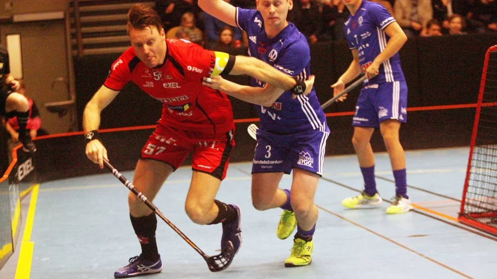 TV. Derbyt mellan Solfjäderstaden och Åby, nykomlingen mot favoriten, i Motala på söndag är premiären för Östgöta medias satsning på direktsända innebandymatcher.