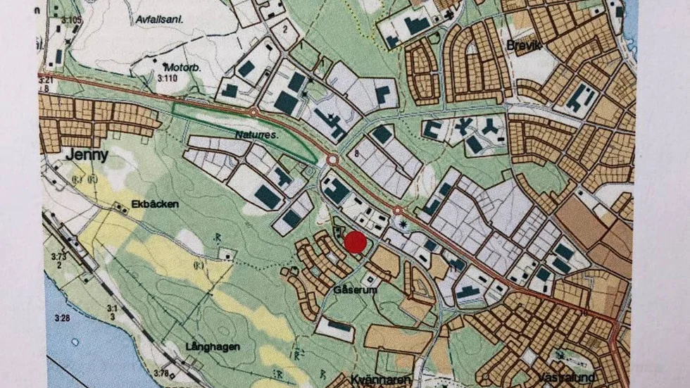 Den röda punkten visar var i Västervik det kommer att bli möjligt att bygga villor.