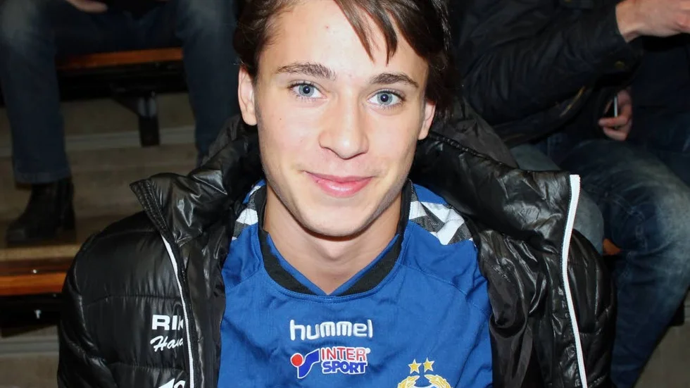 PREMIÄRDAGS. Vadstenakillen Ludvig Högberg är redo för handbollsligan med Redbergslid i Göteborg.