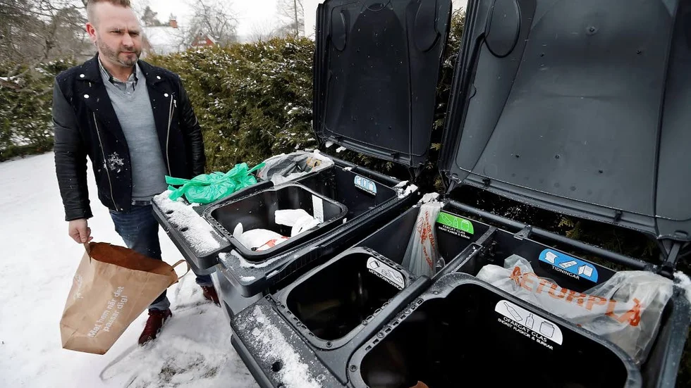 OLIKA. Fler olika tunnor och olika taxor kan nu införas för hushållens avfall i Motala och Vadstena. På bilden ses Arvid Sjögedahl (S), ordförande kommunernas gemensamma vatten- och avfallsnämnd.
