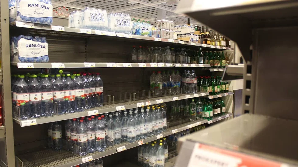 Tyder hålen i hyllan på stor efterfrågan eller kolsyrebrist?