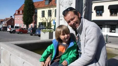Sonen Allan, snart fem år, kommer att sitta på första parkett under direktsändningen på lördag kväll när "Team Bengan" under ledning av Bengan Jansson gör sitt första framträdande i årets upplaga av "Körslaget".foto: bengt valentinsson