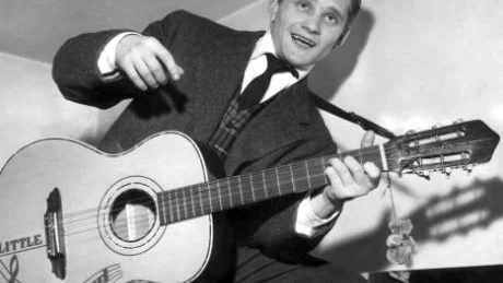 Karl-Gerhard Lundkvist, alias Little Gerhard, blev inte bara Sveriges rockkung, han valdes även till Nordens rockkung. På fredag och lördag uppträder den numera 78-årige rocksångaren med The Cadillac Band på Rondo i Klintehamn.foto: scanpix