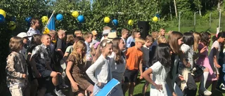 Första riktiga skolavslutningen sedan pandemin: "Väldigt många personer här"
