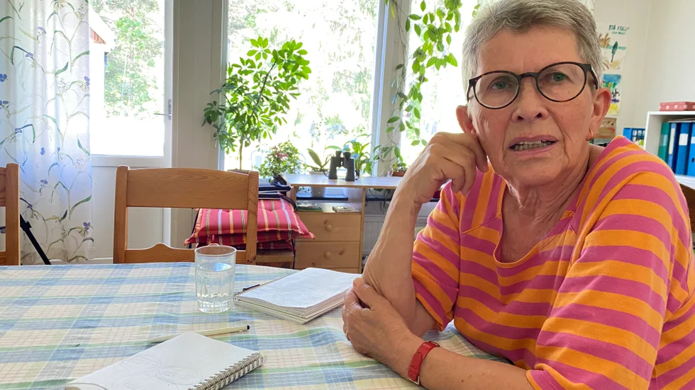 Gun-Britt Karlsson fick sitt Facebook-konto kapat. En vän till henne på Facebook visste ingenting och lurades att föra över pengar. 