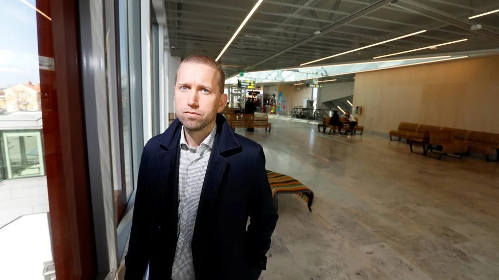 Strängnäs kommunstyrelseordförande, Jacob Högfeldt (M), gör klokast i att inte införa utmaningsrätt i kommunen.