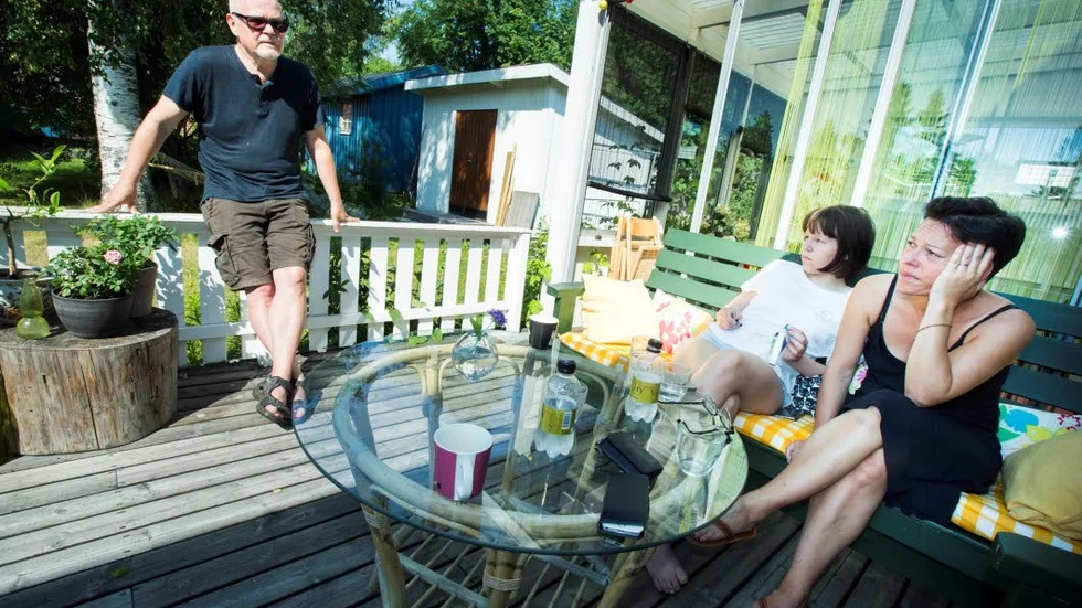 För tre veckor sedan blev Jack russel tiken Ninja ihjälbiten hemma på altanen, nu ska länsstyrelsen göra en utredning av hunden som gick till attack.