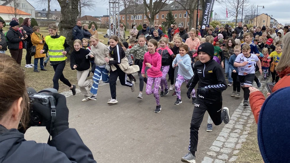 Över 600 anmälda deltagare till loppet, räknade kommunen till. 