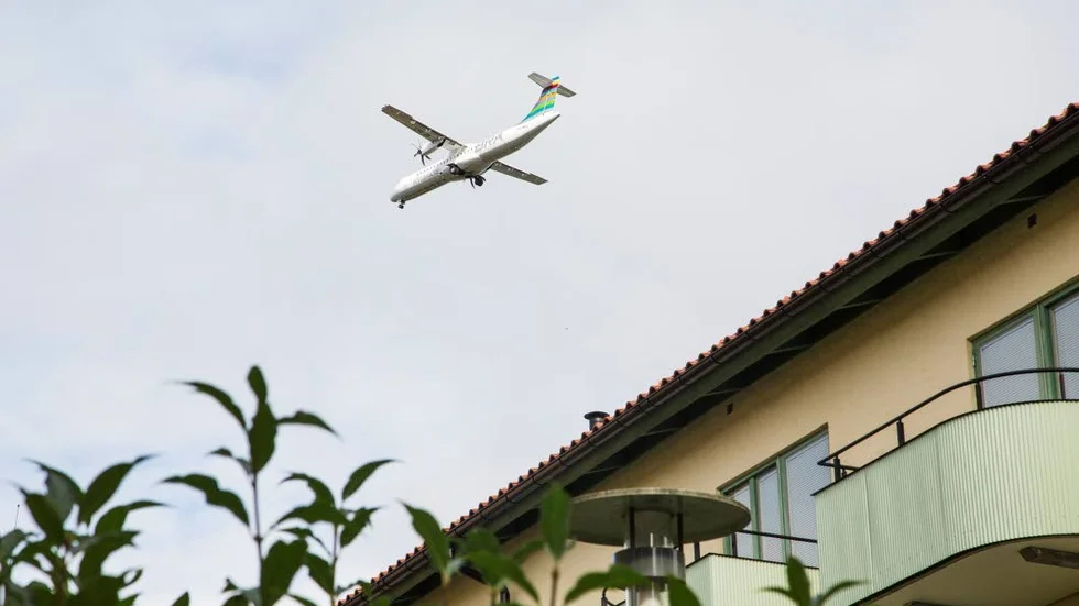 Klimatsvaret – CCL Sverige föreslår en stadigt stigande biljettavgift på allt flyg med 10 procent per år.