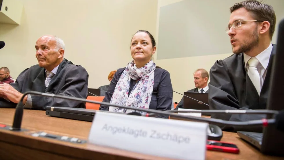 Beate Zschäpe och hennes advokater.