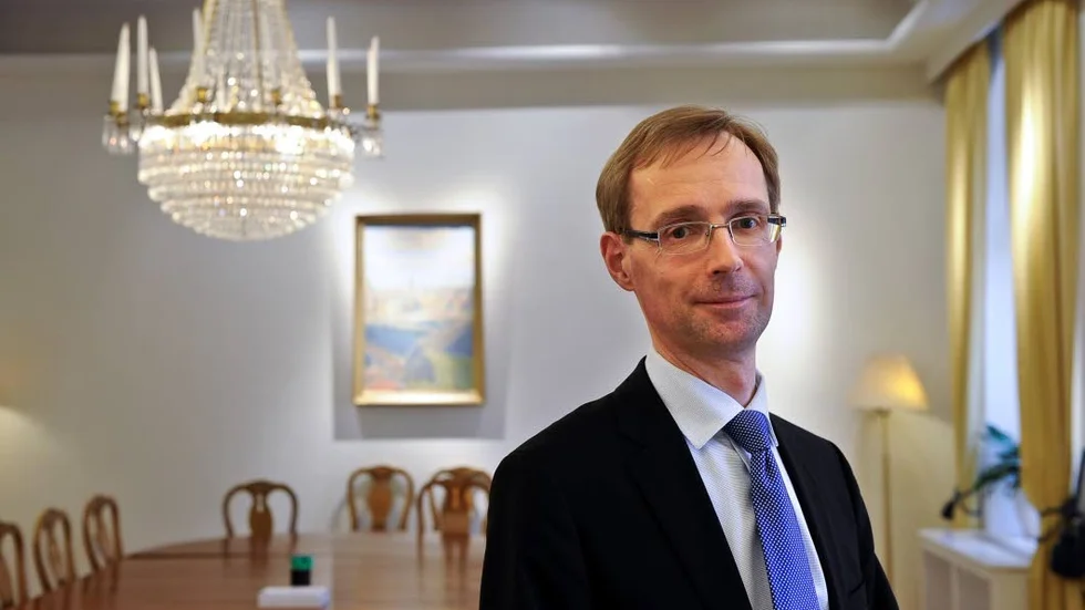 Huvudet ner och fötterna upp. SEB:s chefsekonom Robert Bergqvist.