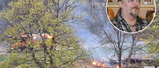 Jan-Anders larmade när smällare startade gräsbrand intill Gökstensskolan: "Det spred sig riktigt fort"