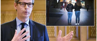 Hon pekades felaktigt ut för barnvåldtäkt – greps och anhölls • Nu har fallet granskats