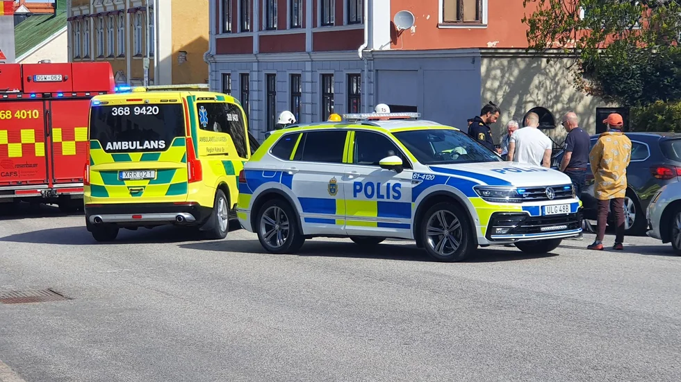 Olyckan har inträffat på Östra Kyrkogatan i centrala Västervik.